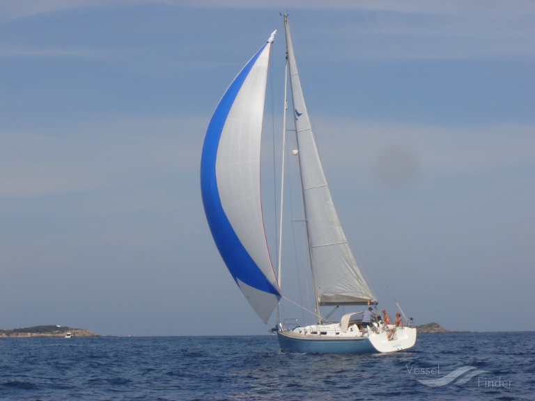 ZIGZAG, Sailing vessel Details and current position MMSI 211611940