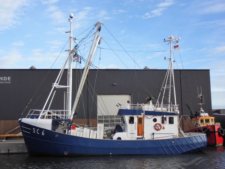 ship photo
