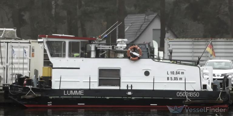 ship photo