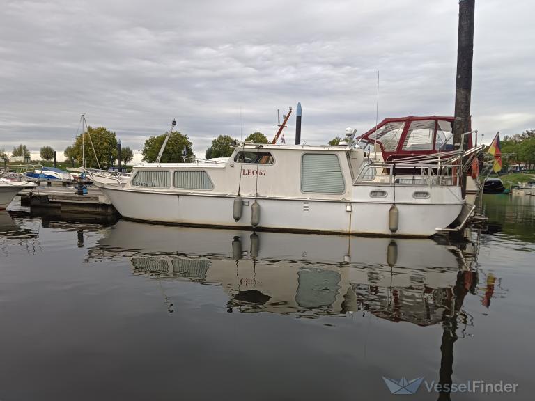 LEO 57 photo