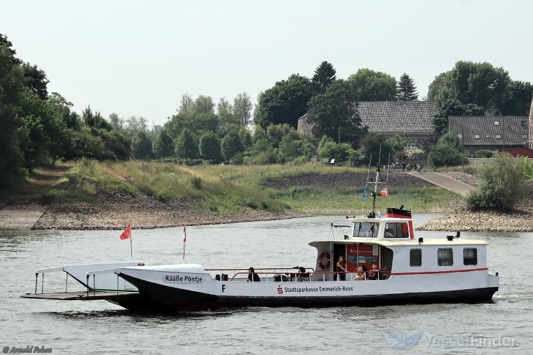 RAEAESSE POENTJE photo