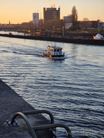 ship photo