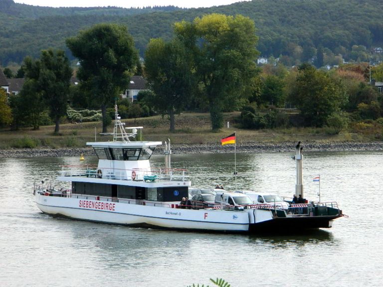 FAEHRE SIEBENGEBIRGE photo