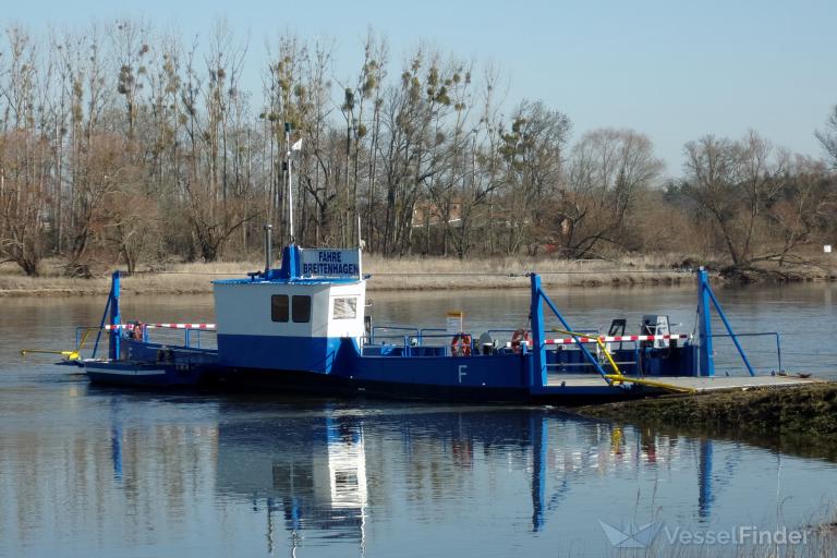 FAEHRE BREITENHAGEN photo