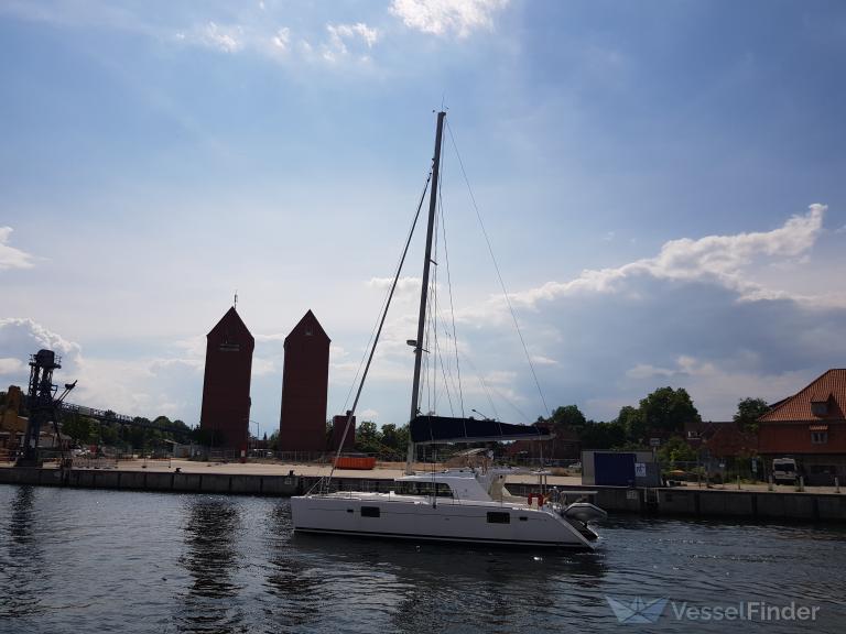 second-life-sailing-vessel-details-and-current-position-mmsi