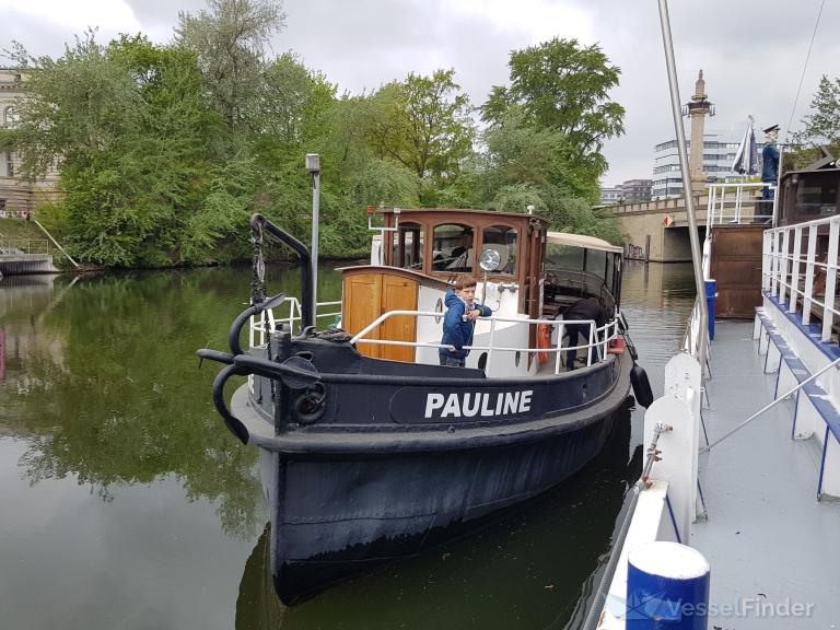 PAULINE photo