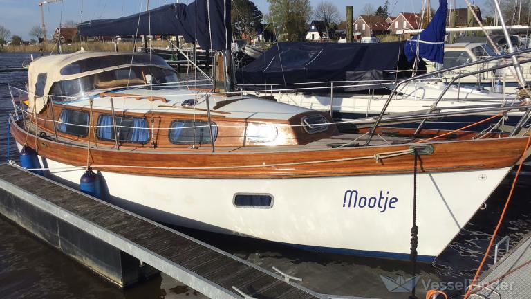 MOOTJE photo