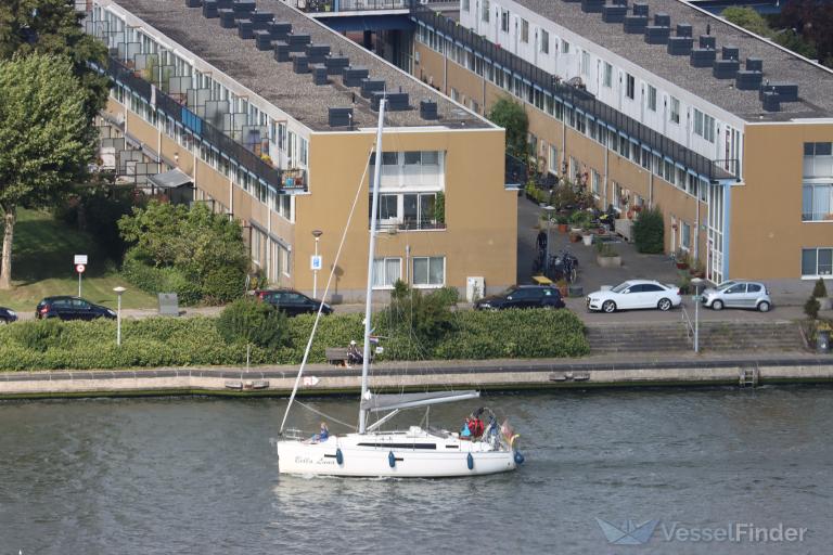BELLA LUNA, Pleasure craft - Details and current position - MMSI ...