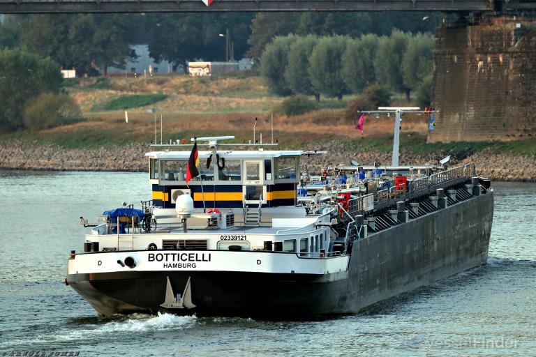 BOTTICELLI, Tanker - Details and current position - MMSI 211822470 ...