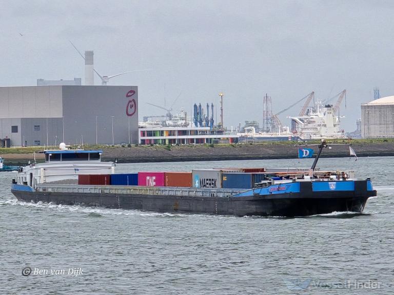 ship photo
