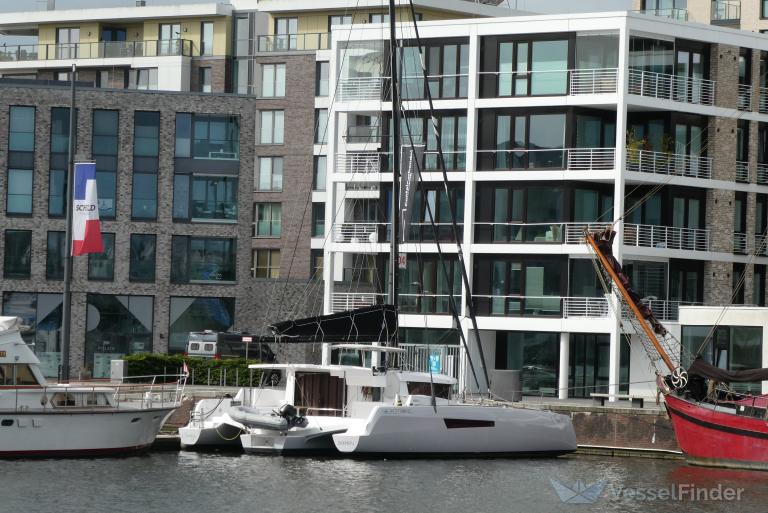 SWAY TRIMARAN photo