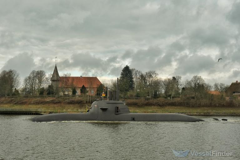 NATO WARSHIP S183 photo