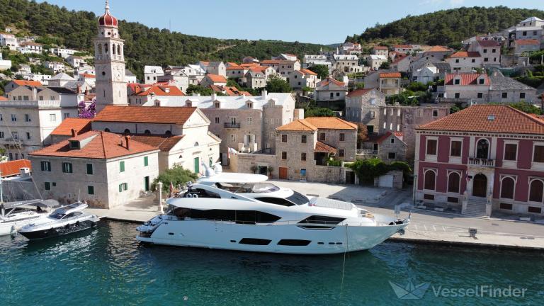 VICTORIA ELISABETH 6 photo