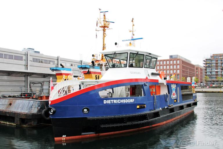 ship photo
