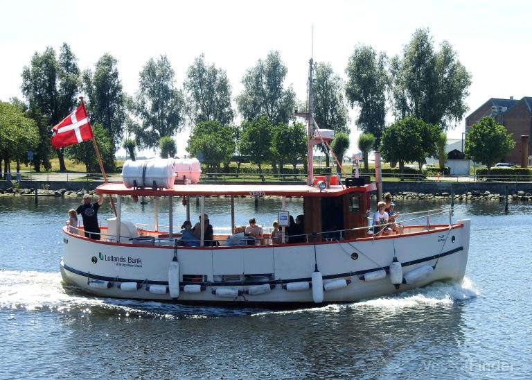 VESTA, Passenger ship - Details and current position - MMSI 219004175 ...
