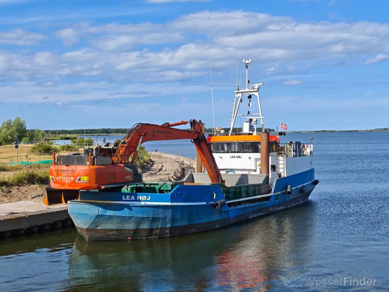 ship photo