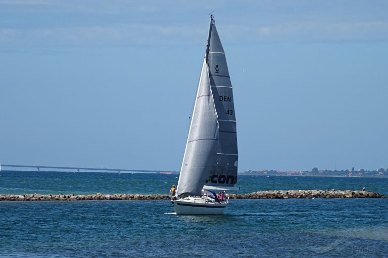 VICTORIA photo