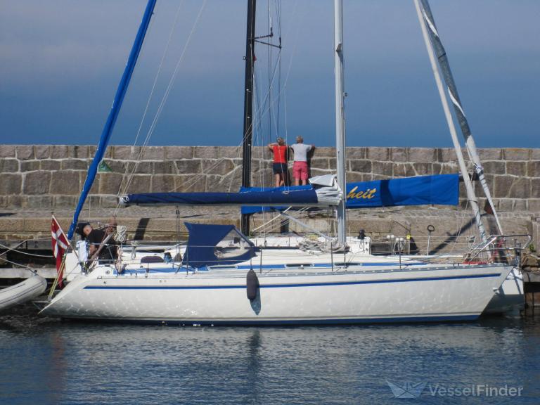 ANNA - SOLO SAILOR photo