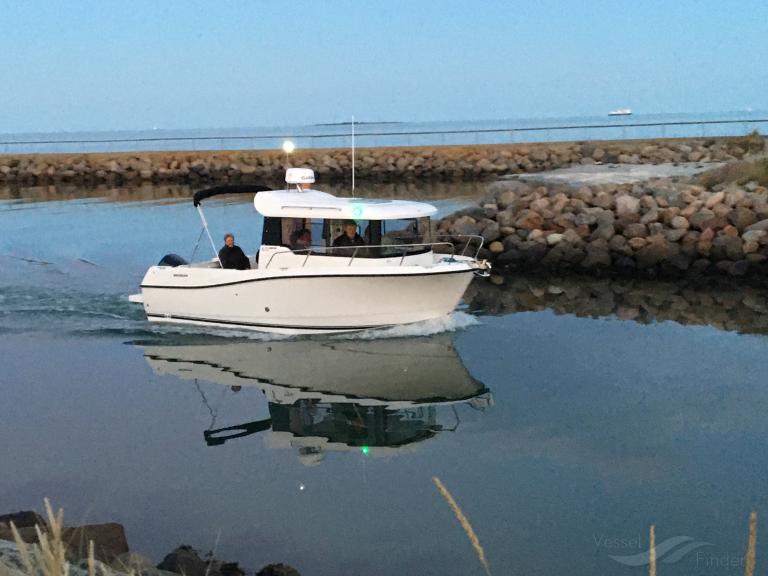 ship photo