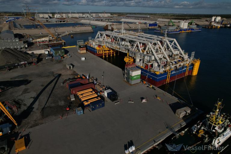 ship photo