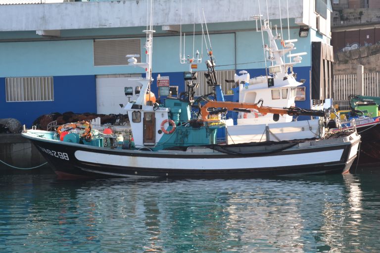 FERBEA, Fishing vessel - Details and current position - MMSI 224072990