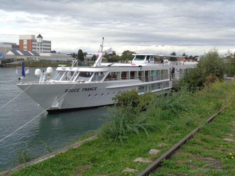 DOUCE FRANCE, Passenger ship - Details and current position - MMSI ...