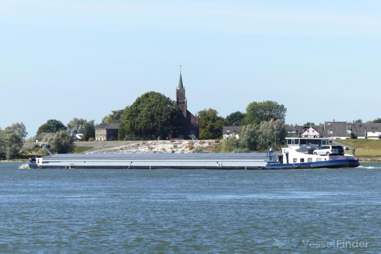 ship photo by Roeland.J