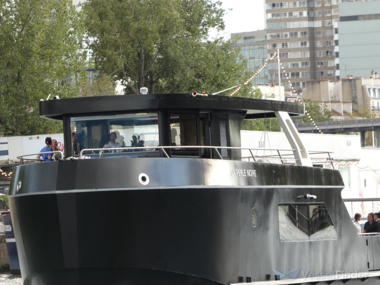ship photo
