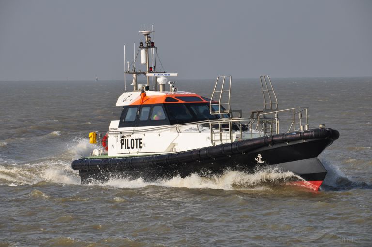 PILOT BOAT LAMBARDE photo