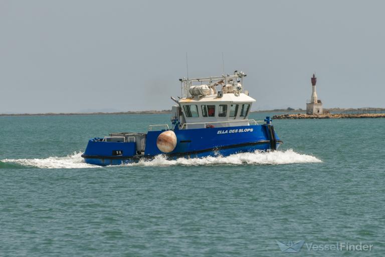 ELLA DES SLOPS photo