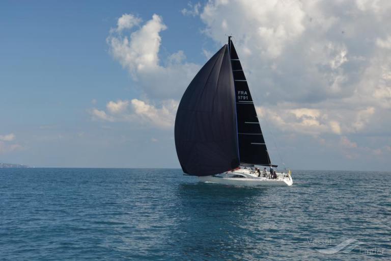 ZIGZAG, Sailing vessel Details and current position MMSI 227487120