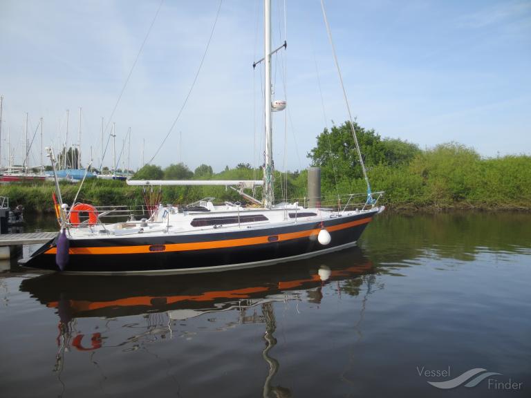 CHARLY BROWN 2 photo