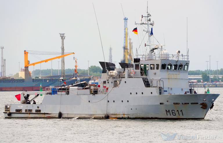 FRENCH WARSHIP VLC photo
