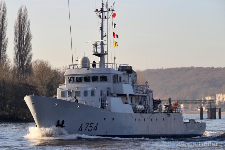 FRENCH WARSHIP TGR photo