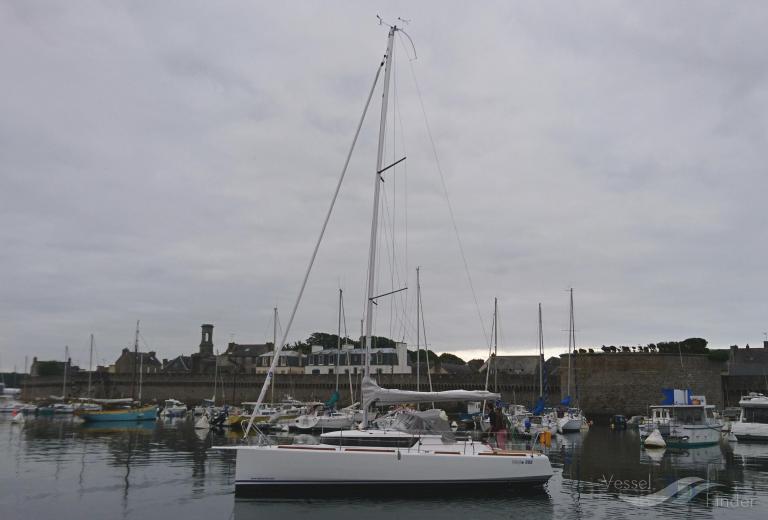 AWEROEN photo