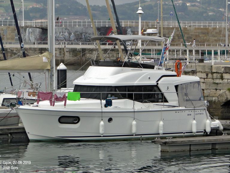 VINCENT MYLENE photo