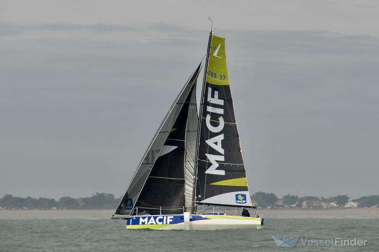 MACIF 1 SOLO photo