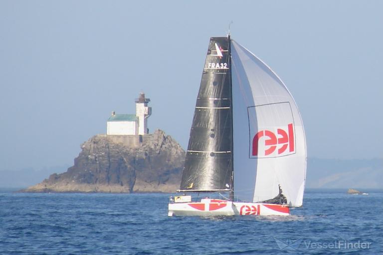 BULL ROCK SOLO SAILO photo