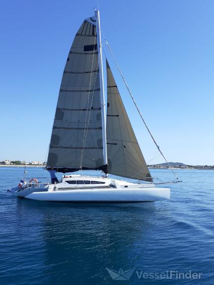ZIGZAG SOLO SAIL photo
