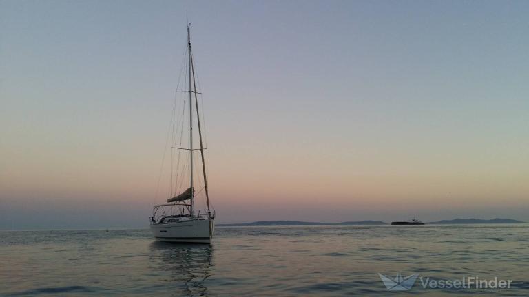 EN KAVAL photo