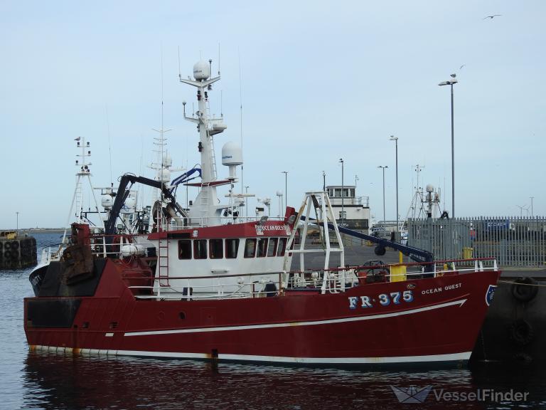 OCEAN QUEST FR375, Fishing vessel Details and current position MMSI