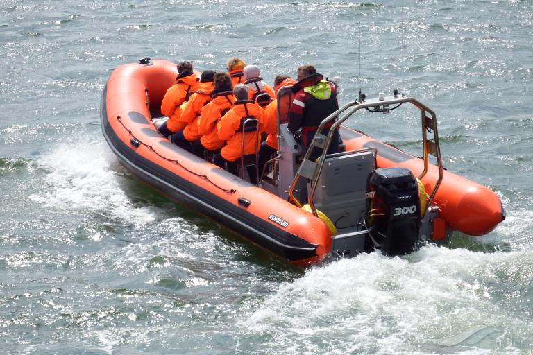 RIB MAC, Passenger ship - Details and current position - MMSI 232009025 ...