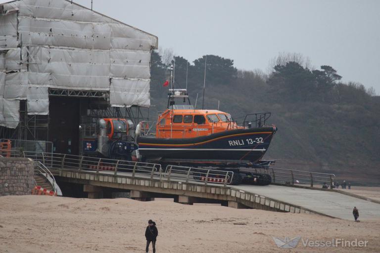 RNLI LIFEBOAT 13-32 photo