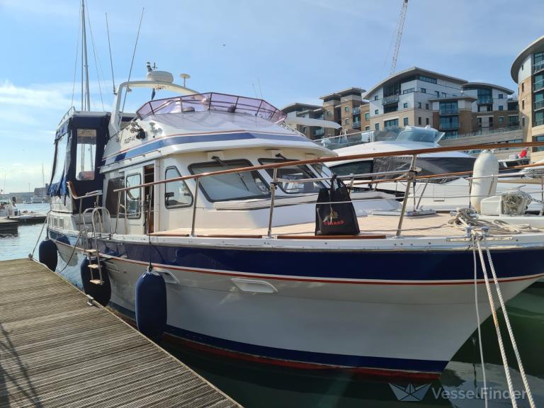 LADY B, Pleasure craft - Details and current position - MMSI 232036121 ...