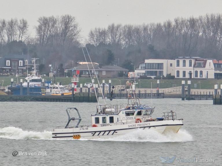 SHORE PRESENCE photo