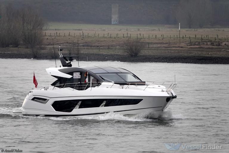 ship photo by Arnold Pohen