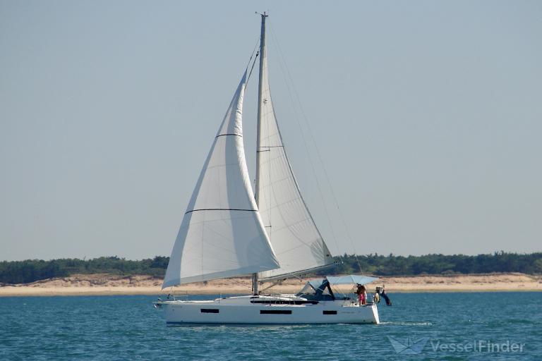 SASSY LADY FREE photo