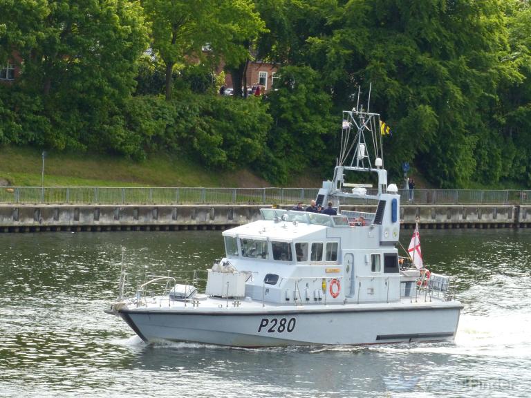 HMS DASHER photo