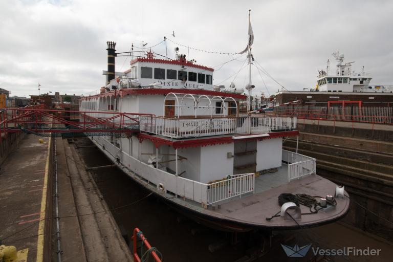 DIXIE QUEEN, Passenger ship Details and current position MMSI