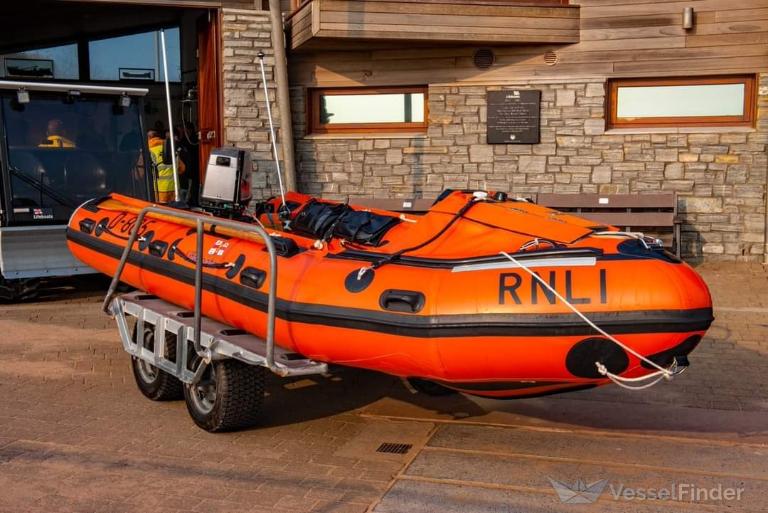 RNLI LIFEBOAT D-805 photo